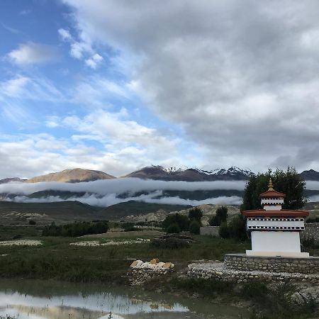 Royal Mustang Resort Nambo Luaran gambar