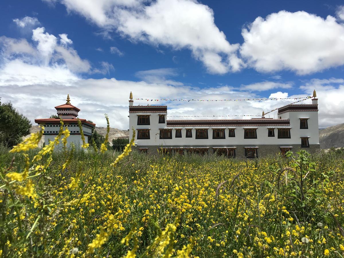 Royal Mustang Resort Nambo Luaran gambar
