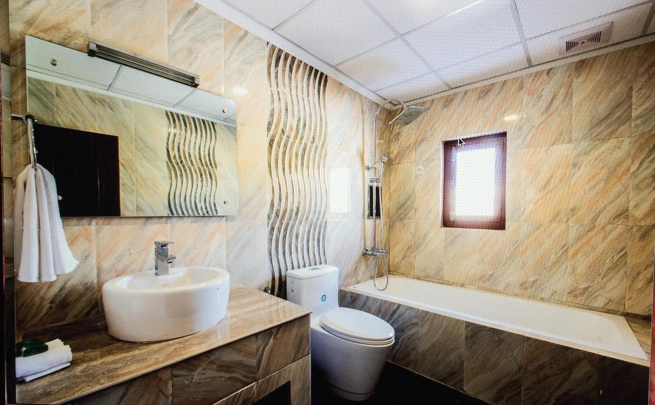 Royal Mustang Resort Nambo Luaran gambar