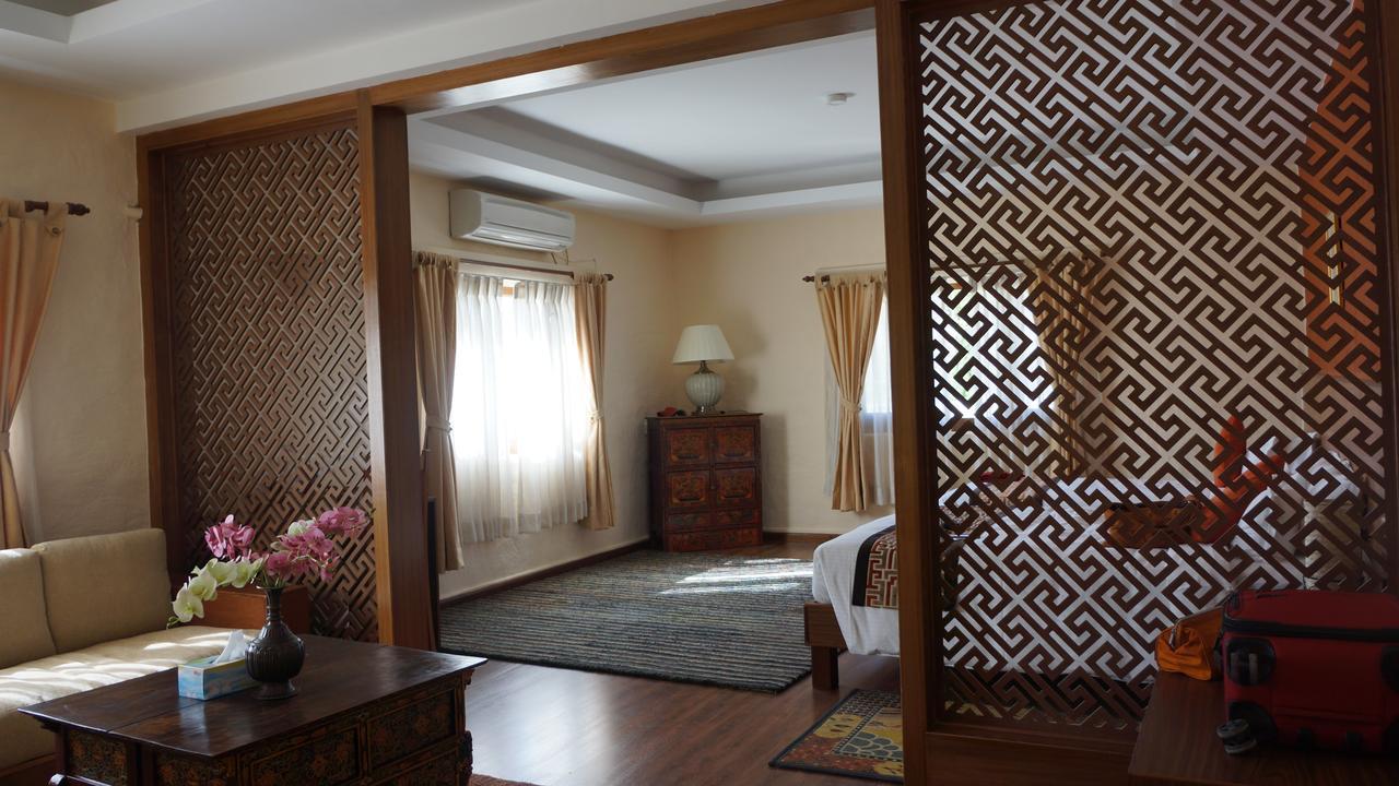 Royal Mustang Resort Nambo Luaran gambar