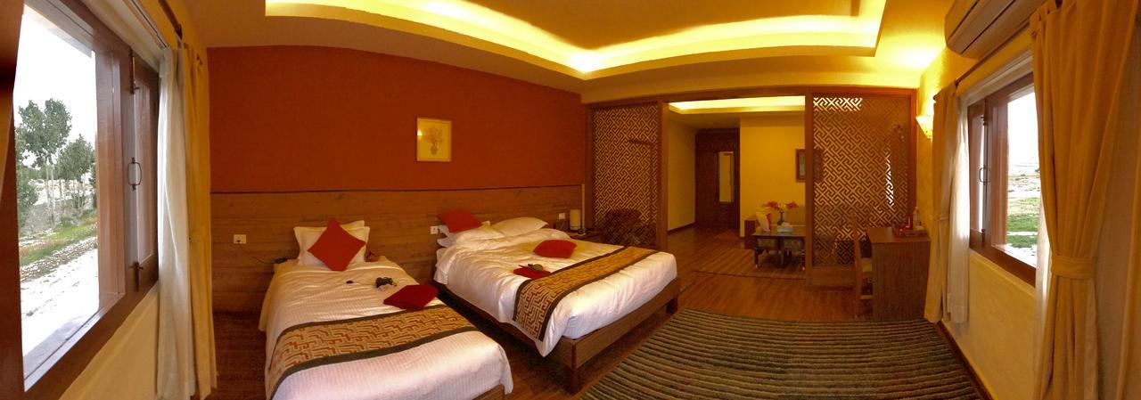 Royal Mustang Resort Nambo Luaran gambar