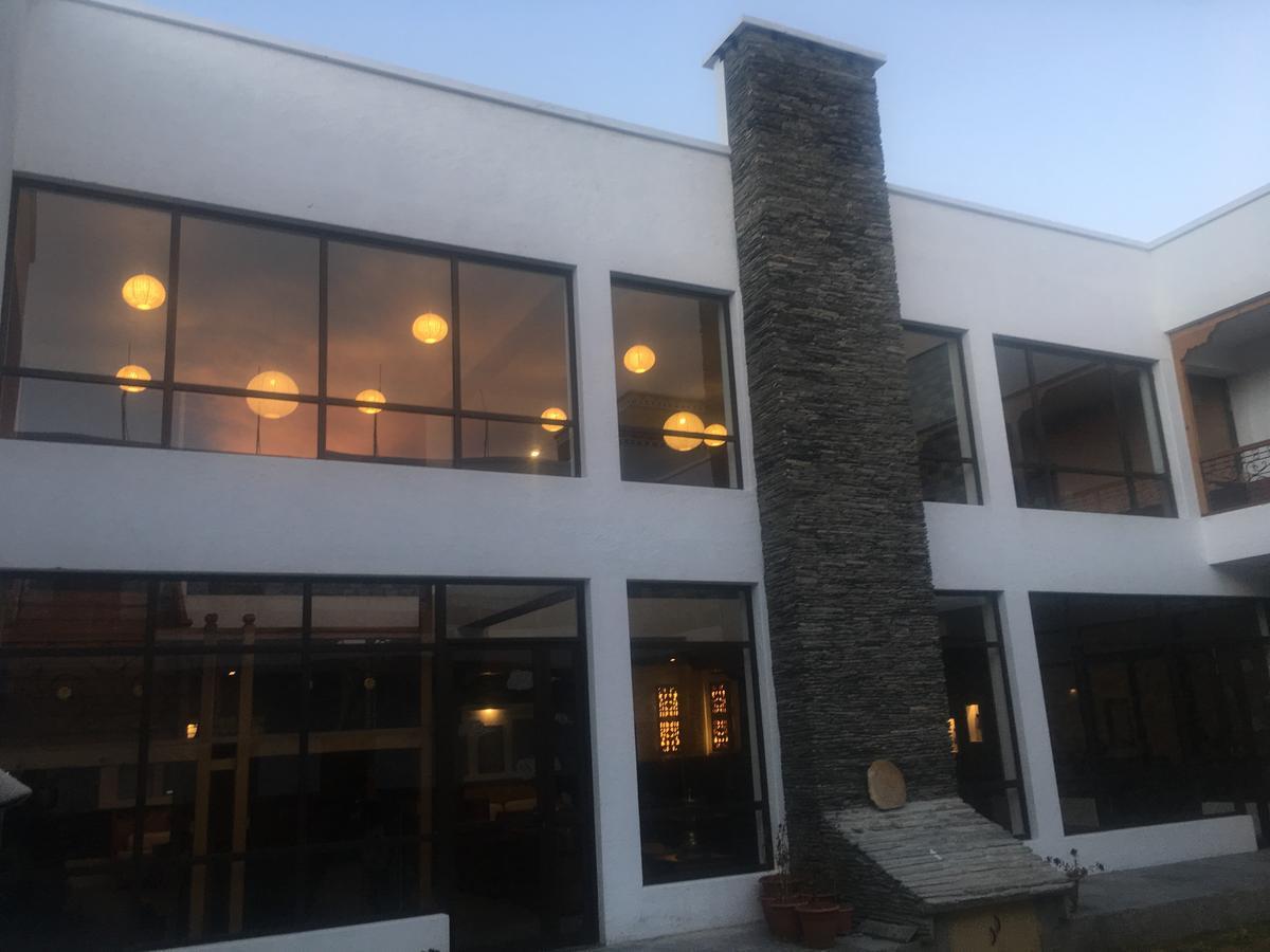 Royal Mustang Resort Nambo Luaran gambar